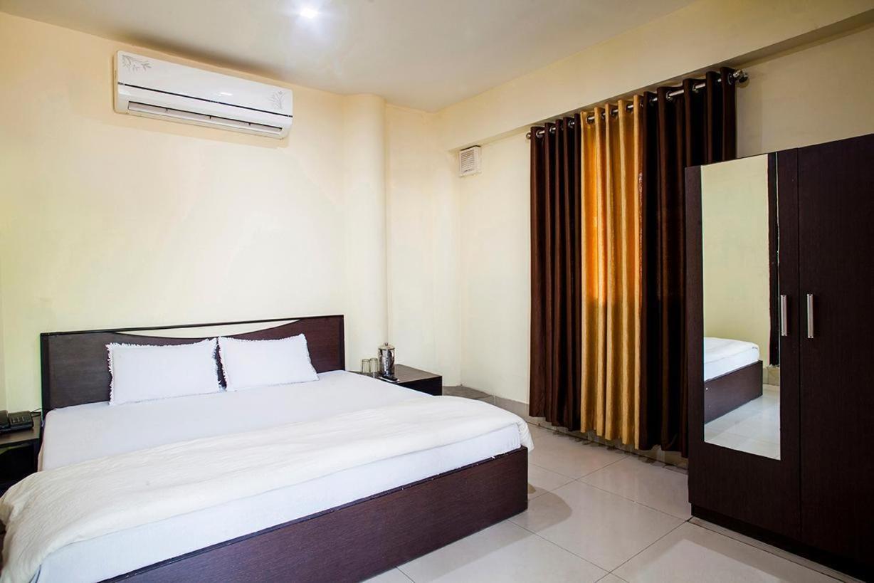 Hotel Sunshine Kashipur Екстер'єр фото